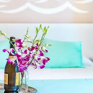 La Smeralda - Boutique And Breakfast Guest house